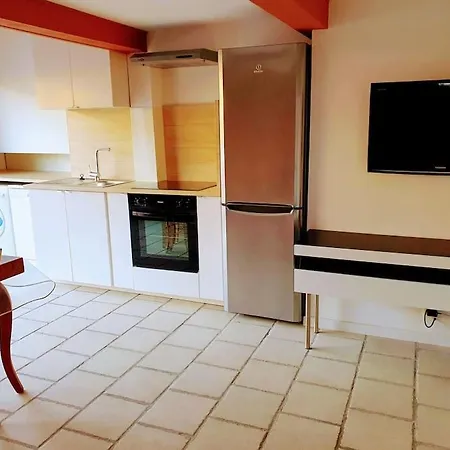 Independant En Rdc Dans Propriete Villa *