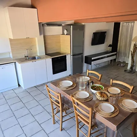 Logement indépendant en rdc dans propriété * La Madrague