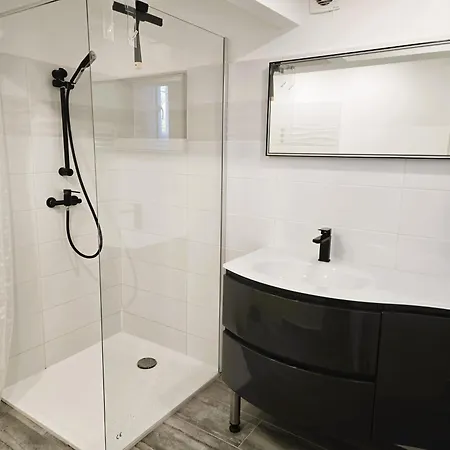 Logement indépendant en rdc dans propriété Villa La Madrague