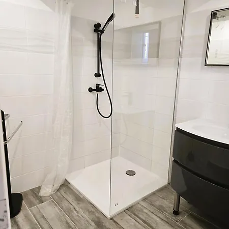 Logement indépendant en rdc dans propriété La Madrague